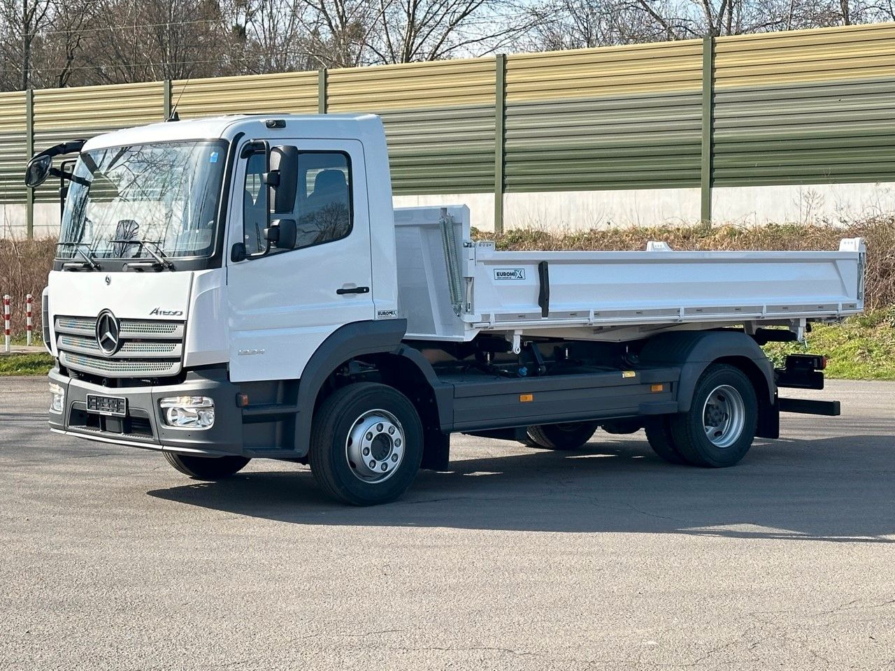 Mercedes-Benz Atego 1224 K EuromixMTP 3-Seiten-Kipper - Billenőplatós teherautó: 3 kép. Mercedes-Benz Atego 1224 K EuromixMTP 3-Seiten-Kipper - Billenőplatós teherautó: 3 kép.