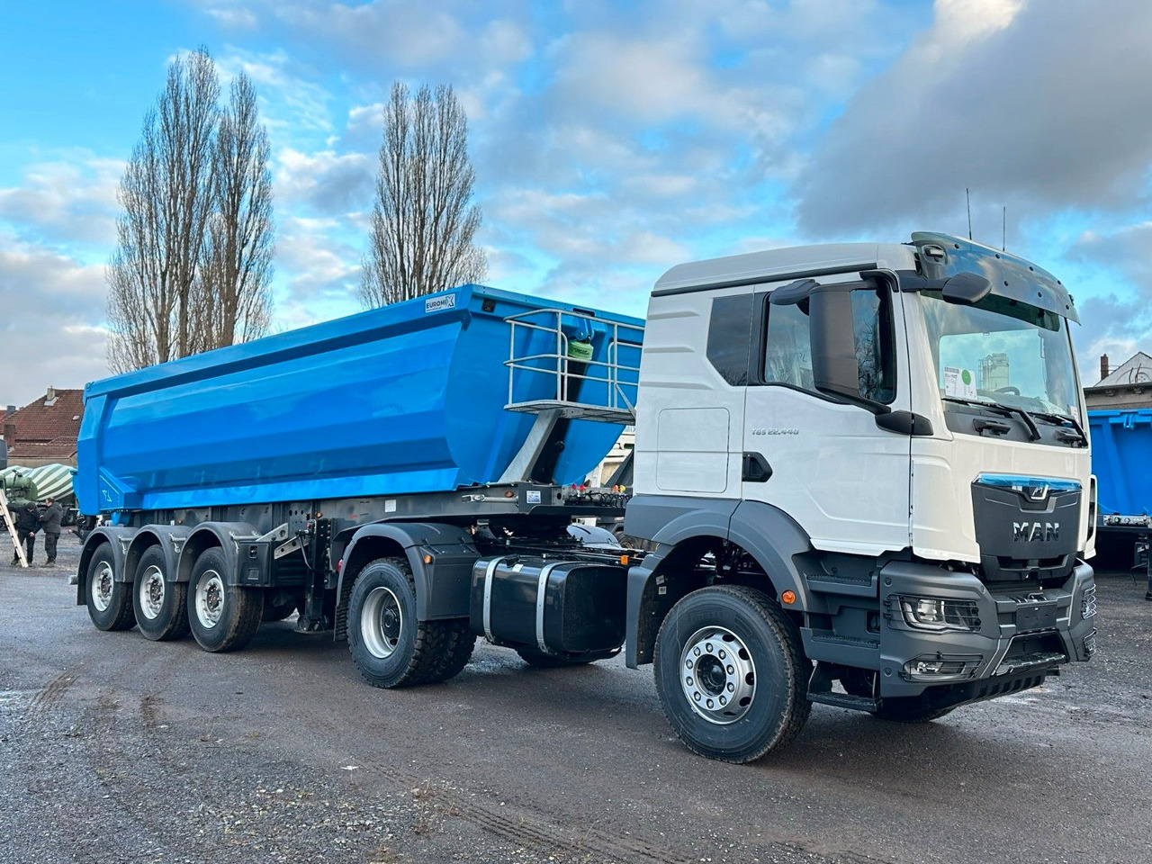 MAN TGS 22.440 4x2 Euro 2 EuromixMTP Kipper 27m³ MAN TGS 22.440 4x2 Euro 2 EuromixMTP Kipper 27m³ - Nyergesvontató: 1 kép. MAN TGS 22.440 4x2 Euro 2 EuromixMTP Kipper 27m³ MAN TGS 22.440 4x2 Euro 2 EuromixMTP Kipper 27m³ - Nyergesvontató: 1 kép.