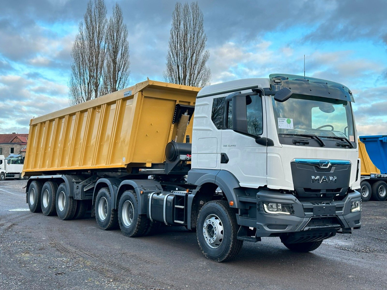 MAN TGS 33.440 BBS 6X4 EUROMIX MTP Kipper-Auflieger - Nyergesvontató: 1 kép. MAN TGS 33.440 BBS 6X4 EUROMIX MTP Kipper-Auflieger - Nyergesvontató: 1 kép.