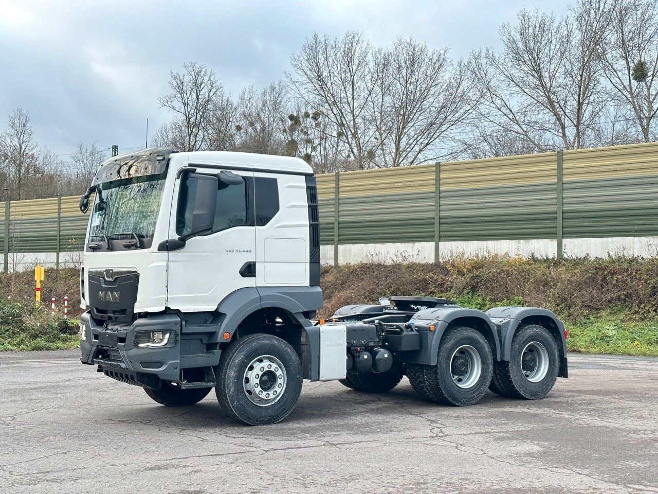 MAN TGS 33.440 BBS 6X4 EUROMIX MTP Kipper-Auflieger - Nyergesvontató: 5 kép. MAN TGS 33.440 BBS 6X4 EUROMIX MTP Kipper-Auflieger - Nyergesvontató: 5 kép.