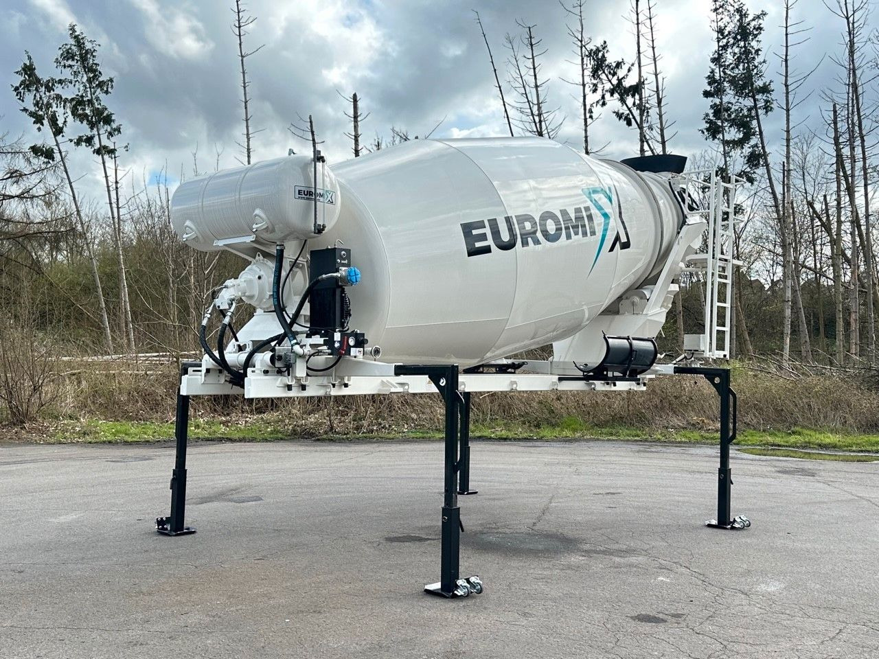 Volvo EuromixMTP Fahrmischer Aufbauten Volvo EuromixMTP Fahrmischer Aufbauten - Betonmixer: 2 kép. Volvo EuromixMTP Fahrmischer Aufbauten Volvo EuromixMTP Fahrmischer Aufbauten - Betonmixer: 2 kép.