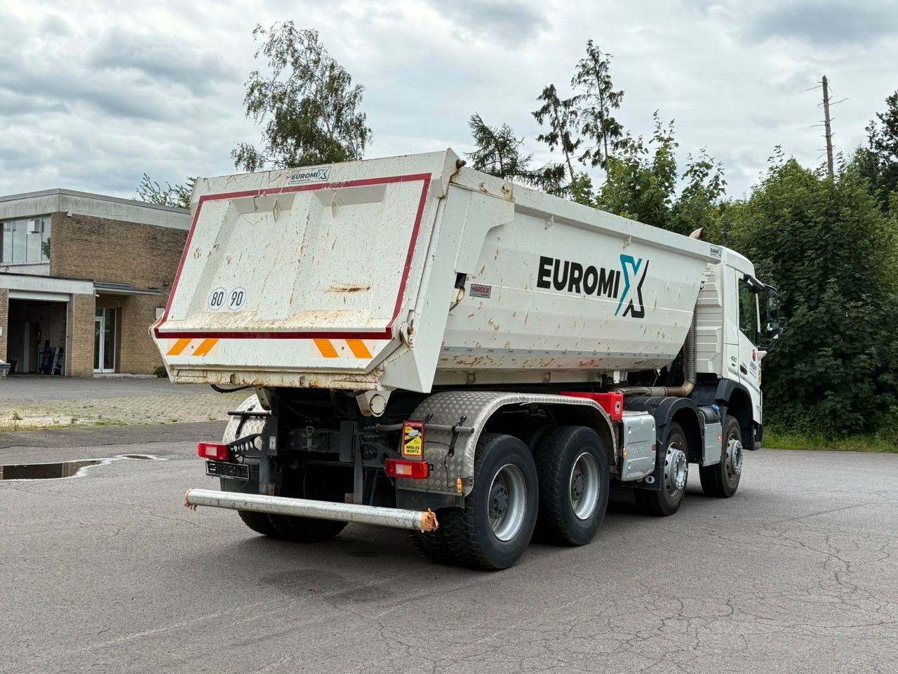 Volvo FMX 430 8X4 EuromixMTP 16m³ Hydraulische Klappe - Billenőplatós teherautó: 5 kép. Volvo FMX 430 8X4 EuromixMTP 16m³ Hydraulische Klappe - Billenőplatós teherautó: 5 kép.