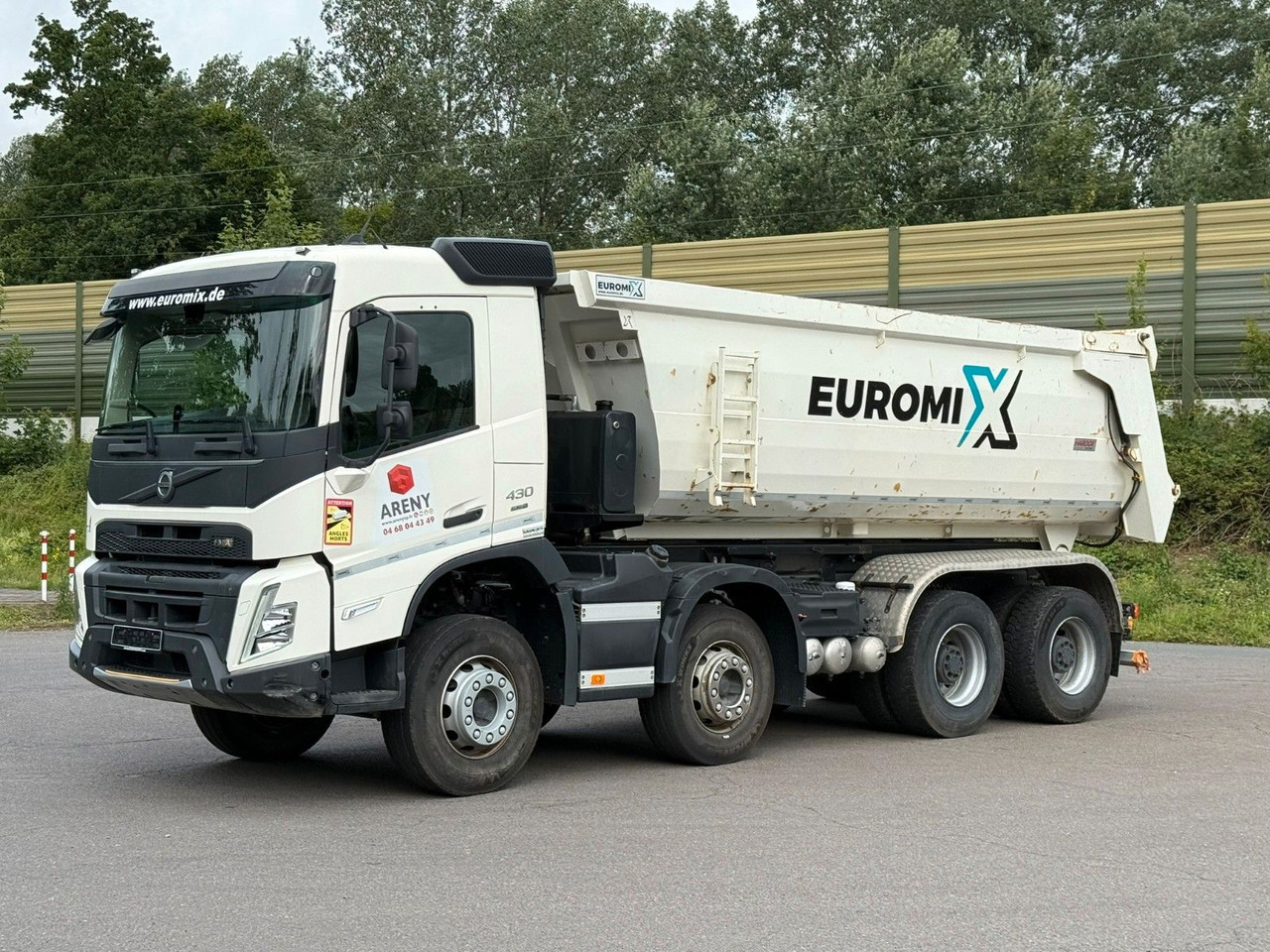 Volvo FMX 430 8X4 EuromixMTP 16m³ Hydraulische Klappe - Billenőplatós teherautó: 1 kép. Volvo FMX 430 8X4 EuromixMTP 16m³ Hydraulische Klappe - Billenőplatós teherautó: 1 kép.