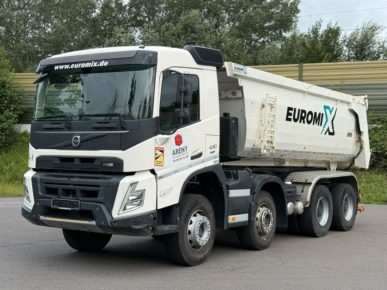 Volvo FMX 430 8X4 EuromixMTP 16m³ Hydraulische Klappe - Billenőplatós teherautó: 2 kép. Volvo FMX 430 8X4 EuromixMTP 16m³ Hydraulische Klappe - Billenőplatós teherautó: 2 kép.