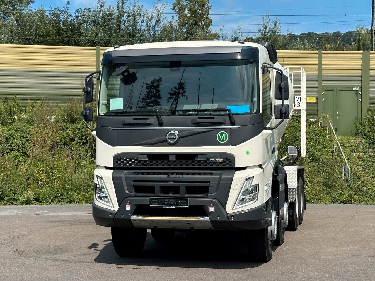 Volvo FMX 460 8x4 / EuromixMTP EM 9 L Euro6e - Betonmixer: 2 kép. Volvo FMX 460 8x4 / EuromixMTP EM 9 L Euro6e - Betonmixer: 2 kép.