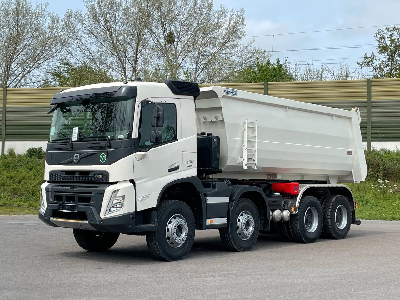 Volvo FMX 460 8x4 EuromixMTP EMK 20m³ Mulden Kipper - Billenőplatós teherautó: 1 kép. Volvo FMX 460 8x4 EuromixMTP EMK 20m³ Mulden Kipper - Billenőplatós teherautó: 1 kép.