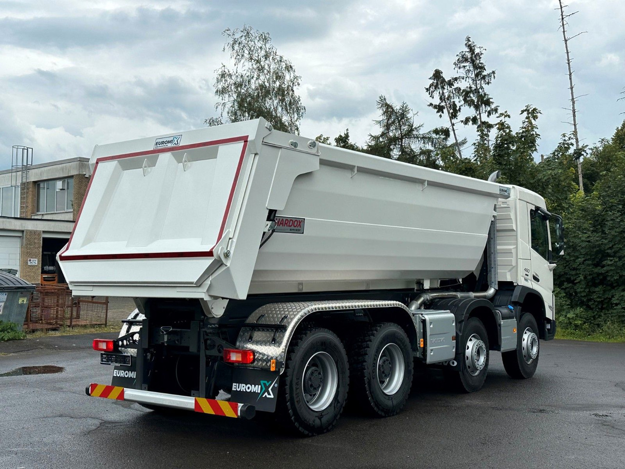 Volvo FMX 460 8x4 EuromixMTP EMK 20m³ Mulden Kipper - Billenőplatós teherautó: 5 kép. Volvo FMX 460 8x4 EuromixMTP EMK 20m³ Mulden Kipper - Billenőplatós teherautó: 5 kép.