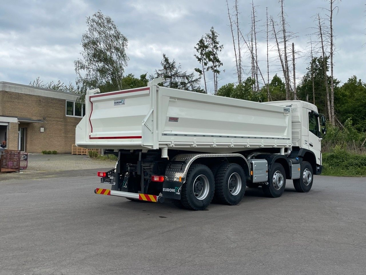 Volvo FMX 460 8x4 / WECHSELSYSTEM KIPPER+MISCHER Volvo FMX 460 8x4 / WECHSELSYSTEM KIPPER+MISCHER - Betonmixer: 5 kép. Volvo FMX 460 8x4 / WECHSELSYSTEM KIPPER+MISCHER Volvo FMX 460 8x4 / WECHSELSYSTEM KIPPER+MISCHER - Betonmixer: 5 kép.