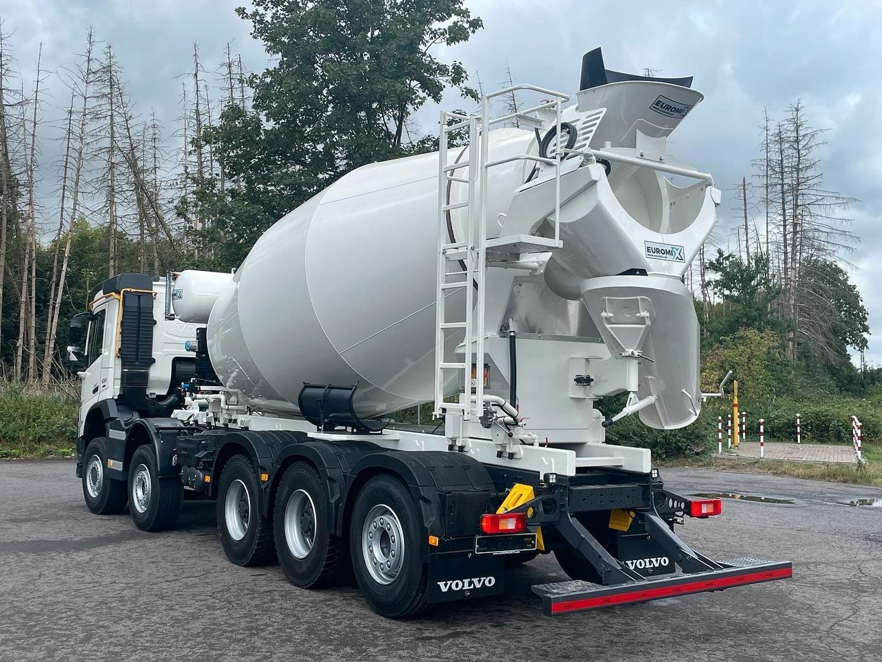 Volvo FMX 500 10x4 / Euromix MTP EM 12 R Euro 6e - Betonmixer: 4 kép. Volvo FMX 500 10x4 / Euromix MTP EM 12 R Euro 6e - Betonmixer: 4 kép.
