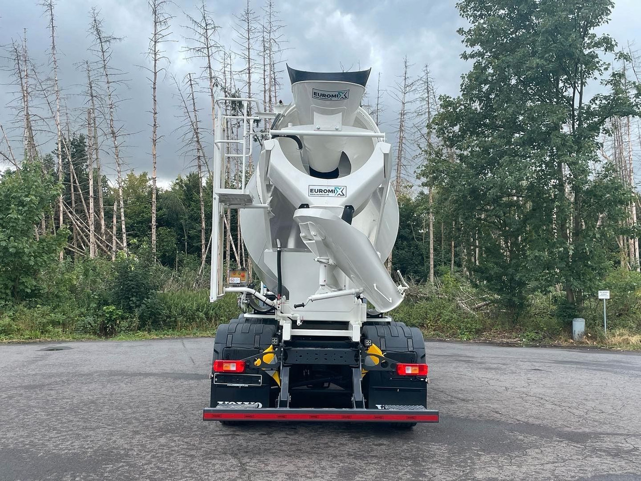 Volvo FMX 500 10x4 / Euromix MTP EM 12 R Euro 6e - Betonmixer: 5 kép. Volvo FMX 500 10x4 / Euromix MTP EM 12 R Euro 6e - Betonmixer: 5 kép.