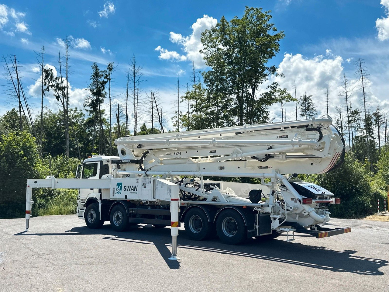 Volvo FMX 500 8x4 SWAN 47m Betonpumpe EuromixMTP - Betonpumpa: 2 kép. Volvo FMX 500 8x4 SWAN 47m Betonpumpe EuromixMTP - Betonpumpa: 2 kép.