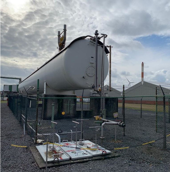 200m3 stationary gastank Gas, LPG, GPL, GAZ, Propane with Sun roof and appendages Used Tank ID 1.209 - Üzemanyag tartály: 2 kép. 200m3 stationary gastank Gas, LPG, GPL, GAZ, Propane with Sun roof and appendages Used Tank ID 1.209 - Üzemanyag tartály: 2 kép.