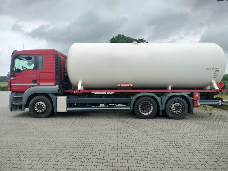 MAN TGS 26.400 6x2-4 LL 26900 Liter Gas tank truck ID 2.168 Rootselaar, flowmeter, pump - Tartályos teherautó: 4 kép. MAN TGS 26.400 6x2-4 LL 26900 Liter Gas tank truck ID 2.168 Rootselaar, flowmeter, pump - Tartályos teherautó: 4 kép.