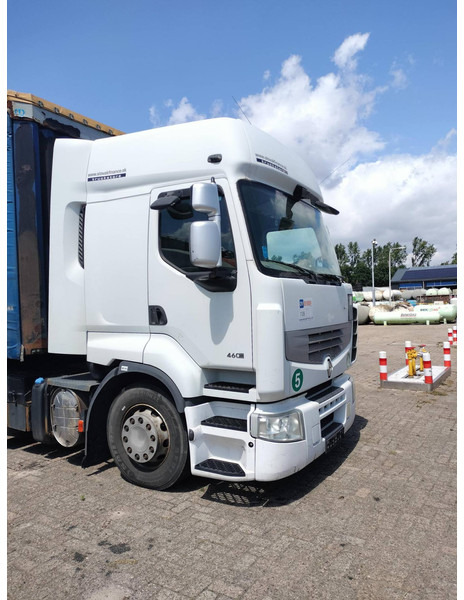 Renault Premium 460.19T 24G ID 7.28 - Nyergesvontató: 3 kép. Renault Premium 460.19T 24G ID 7.28 - Nyergesvontató: 3 kép.