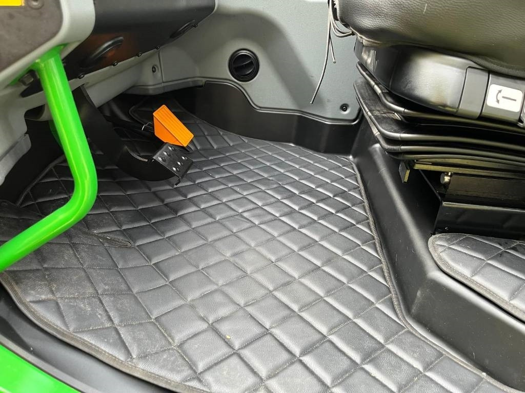 John Deere 1170G - Fakitermelő gép: 5 kép. John Deere 1170G - Fakitermelő gép: 5 kép.