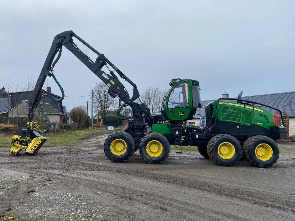 John Deere 1270 G - Fakitermelő gép: 2 kép. John Deere 1270 G - Fakitermelő gép: 2 kép.