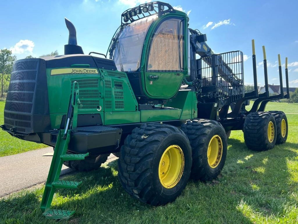 John Deere 1510 G - Kihordó: 1 kép. John Deere 1510 G - Kihordó: 1 kép.