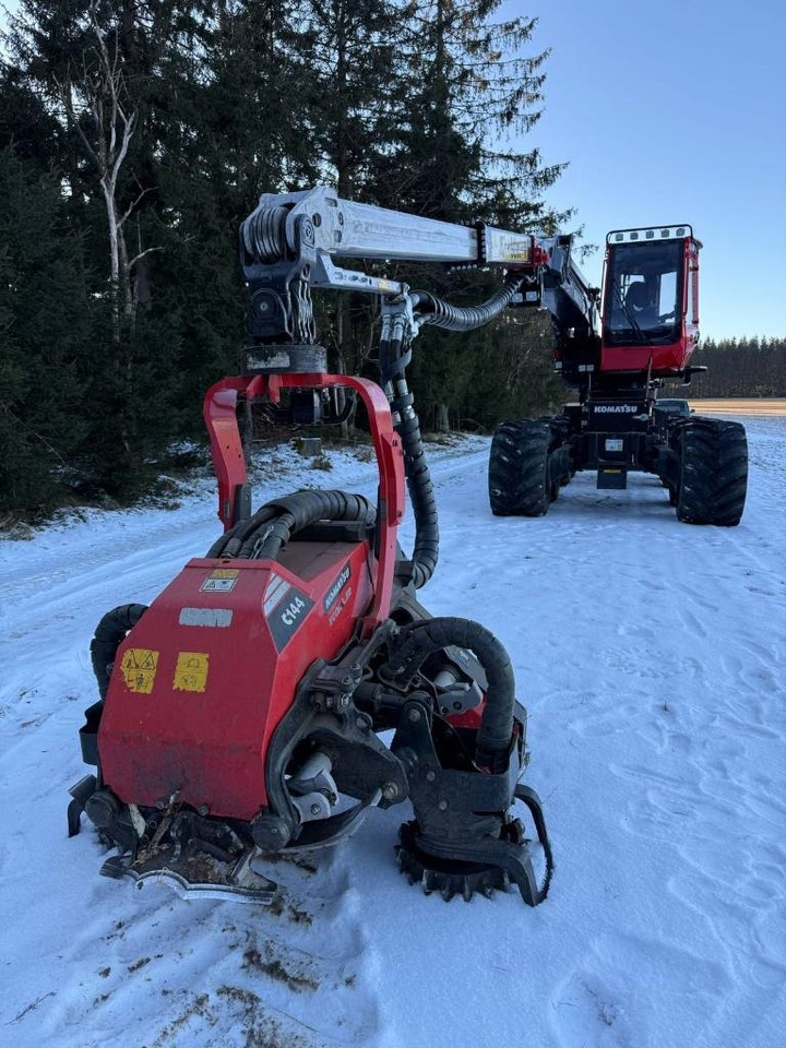 Fakitermelő gép Komatsu 931 XC: 12 kép.