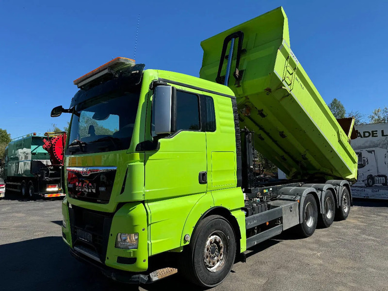 MAN TGX 41.560 8x4, Euro 6, Tipper, 2016 - Billenőplatós teherautó: 2 kép. MAN TGX 41.560 8x4, Euro 6, Tipper, 2016 - Billenőplatós teherautó: 2 kép.