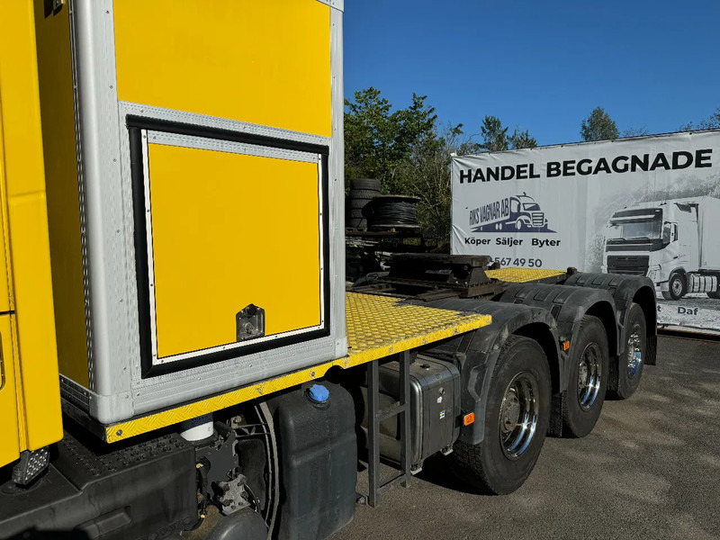 Volvo FH 16.750 8x4, Retarder, Hydraulics, Heavyload, 2019 - Nyergesvontató: 4 kép. Volvo FH 16.750 8x4, Retarder, Hydraulics, Heavyload, 2019 - Nyergesvontató: 4 kép.
