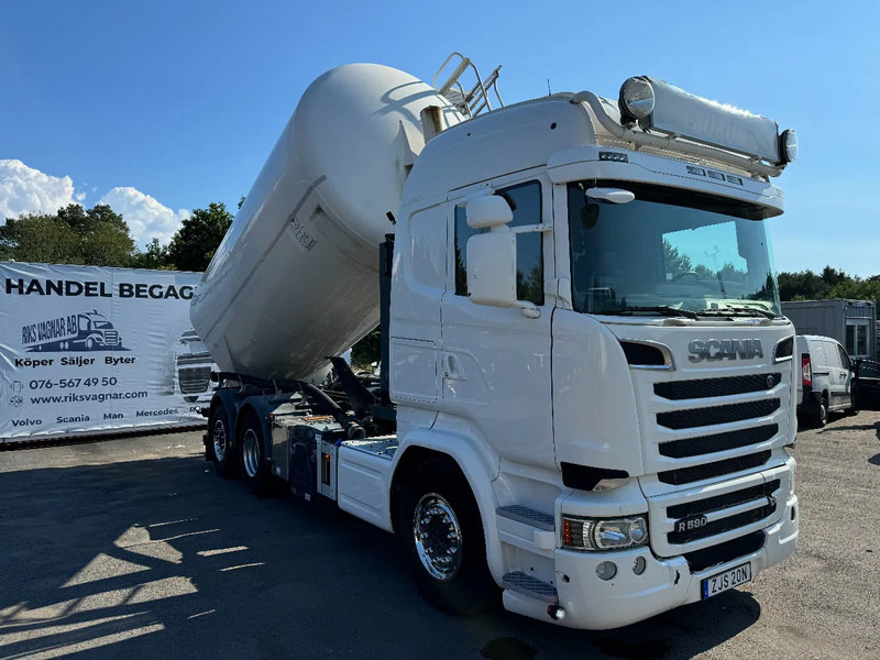 Scania R580 V8 6x2, Retarder, Compressor, Silo / Bulk, 2015 - Tartályos teherautó: 1 kép. Scania R580 V8 6x2, Retarder, Compressor, Silo / Bulk, 2015 - Tartályos teherautó: 1 kép.