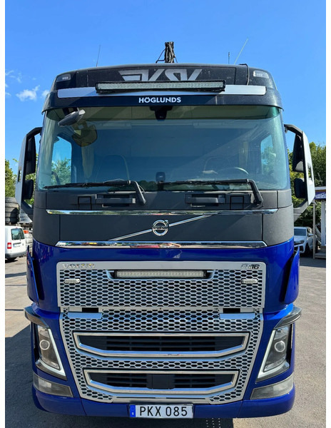 Volvo FH 6x4, Timber-truck + Jonsered 1080, 2017 - Rönkszállító teherautó, Darus autó: 2 kép. Volvo FH 6x4, Timber-truck + Jonsered 1080, 2017 - Rönkszállító teherautó, Darus autó: 2 kép.
