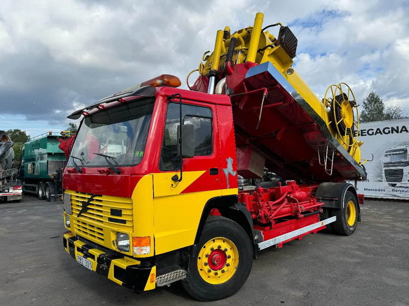 Volvo FL 10.320 4x2, Tipper 12m3 Sludge & Flushing Truck, with remote control, YM: 1990 - Szippantós autó: 3 kép. Volvo FL 10.320 4x2, Tipper 12m3 Sludge & Flushing Truck, with remote control, YM: 1990 - Szippantós autó: 3 kép.