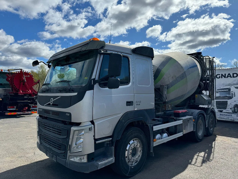 Volvo FM 370 6x2*4, 8m3 Mixer with Hyrdaulic slide, 2016 - Betonmixer: 3 kép. Volvo FM 370 6x2*4, 8m3 Mixer with Hyrdaulic slide, 2016 - Betonmixer: 3 kép.