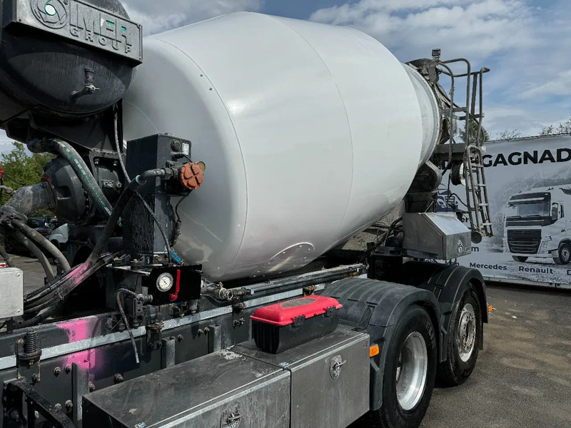 Volvo FMX 370 6x2*4, Mixer + Hydraulic-slide, 2015 - Betonmixer: 4 kép. Volvo FMX 370 6x2*4, Mixer + Hydraulic-slide, 2015 - Betonmixer: 4 kép.