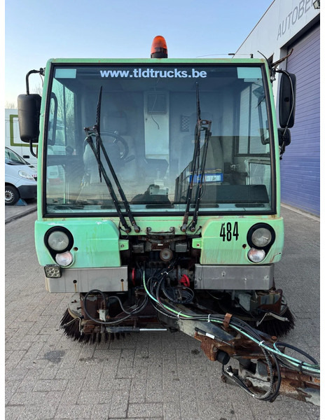 Bucher CITYCAT 5000SL **SWEEPER-BALAYEUSE** - Utcaseprő gép: 3 kép. Bucher CITYCAT 5000SL **SWEEPER-BALAYEUSE** - Utcaseprő gép: 3 kép.