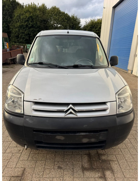 Citroën Berlingo **AIRCO-EURO4** - Kis furgon: 2 kép. Citroën Berlingo **AIRCO-EURO4** - Kis furgon: 2 kép.