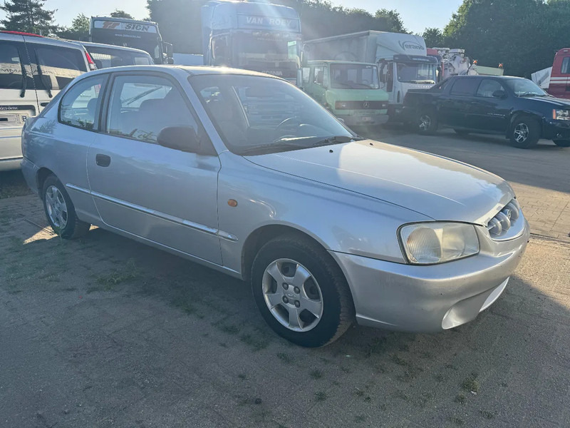 Hyundai Accent **PETROL-ESSENCE-BELGIUM CAR** - Szedán: 3 kép. Hyundai Accent **PETROL-ESSENCE-BELGIUM CAR** - Szedán: 3 kép.