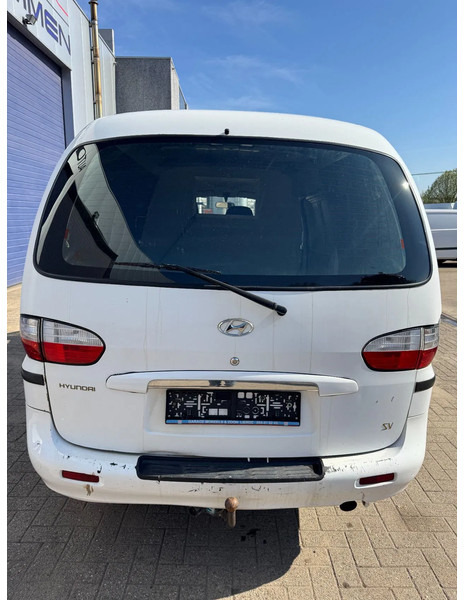 Hyundai H200 - Furgon: 5 kép. Hyundai H200 - Furgon: 5 kép.