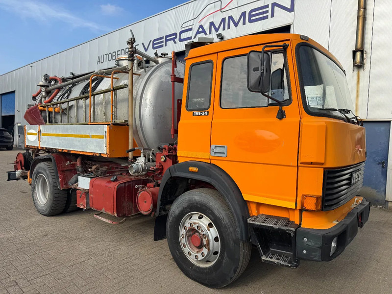 Iveco Turbotech **VACUMTRUCK-HYDROCUREUR** - Szippantós autó: 1 kép. Iveco Turbotech **VACUMTRUCK-HYDROCUREUR** - Szippantós autó: 1 kép.