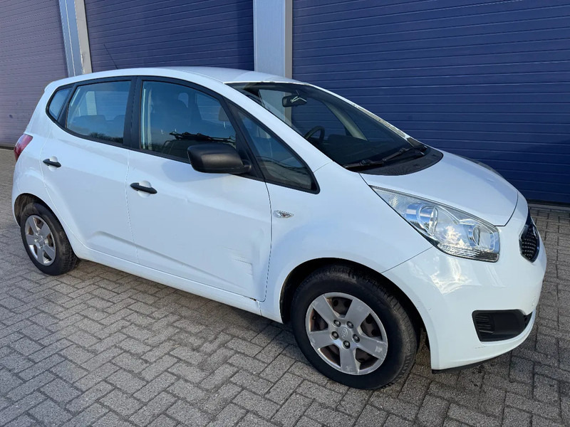 Kia Venga **EURO 5-AIRCO** - Autó: 3 kép. Kia Venga **EURO 5-AIRCO** - Autó: 3 kép.