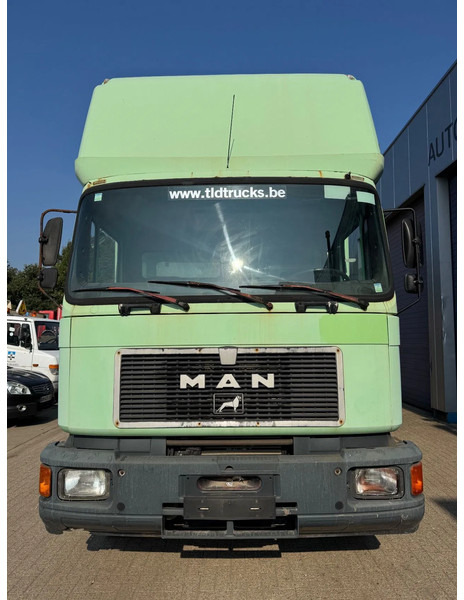 MAN 25.322 **BELGIAN TRUCK- - Dobozos felépítményű teherautó: 2 kép. MAN 25.322 **BELGIAN TRUCK- - Dobozos felépítményű teherautó: 2 kép.