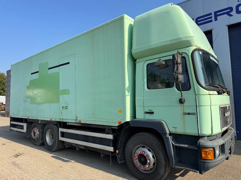 MAN 25.322 **BELGIAN TRUCK- - Dobozos felépítményű teherautó: 3 kép. MAN 25.322 **BELGIAN TRUCK- - Dobozos felépítményű teherautó: 3 kép.