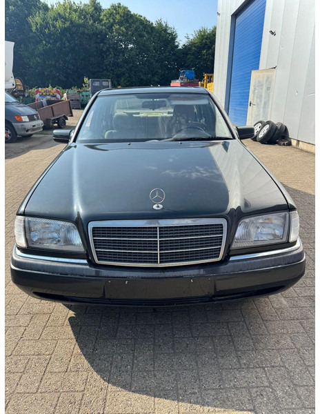 Mercedes-Benz C-Klasse **C220DIESEL-BELGIANCAR** - Szedán: 2 kép. Mercedes-Benz C-Klasse **C220DIESEL-BELGIANCAR** - Szedán: 2 kép.