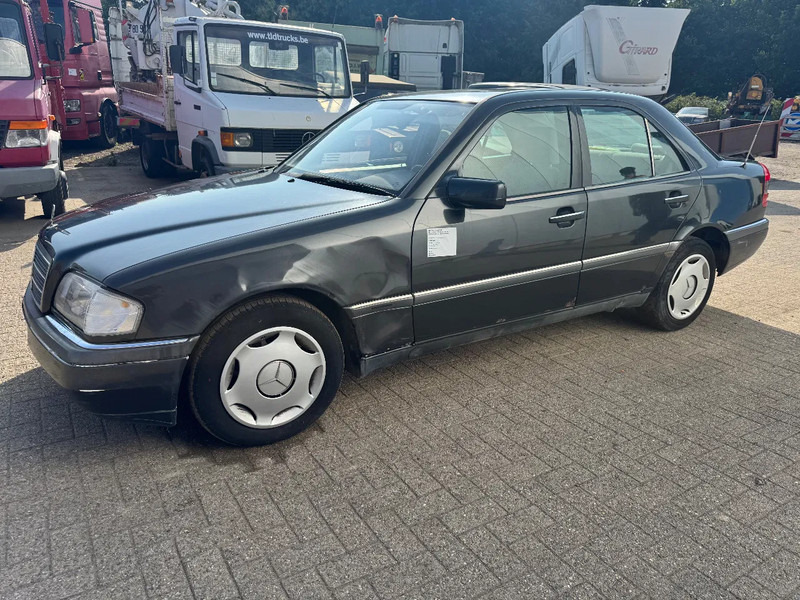Mercedes-Benz C-Klasse **C220DIESEL-BELGIANCAR** - Szedán: 1 kép. Mercedes-Benz C-Klasse **C220DIESEL-BELGIANCAR** - Szedán: 1 kép.