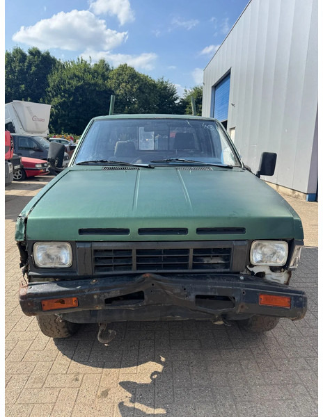 Nissan King-cab **DIESEL-4X4** - Autó: 5 kép. Nissan King-cab **DIESEL-4X4** - Autó: 5 kép.