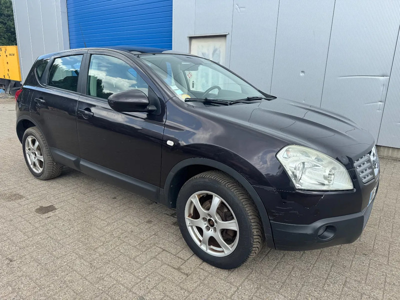 Nissan QASHQAI **DIESEL-AIRCO** - Terepjáró/ SUV: 3 kép. Nissan QASHQAI **DIESEL-AIRCO** - Terepjáró/ SUV: 3 kép.