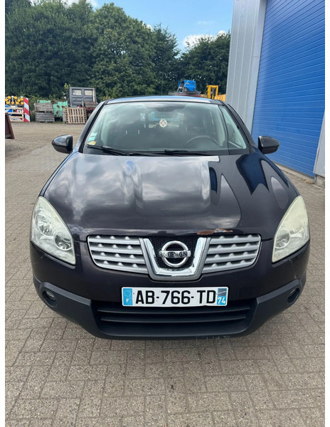 Nissan QASHQAI **DIESEL-AIRCO** - Terepjáró/ SUV: 2 kép. Nissan QASHQAI **DIESEL-AIRCO** - Terepjáró/ SUV: 2 kép.