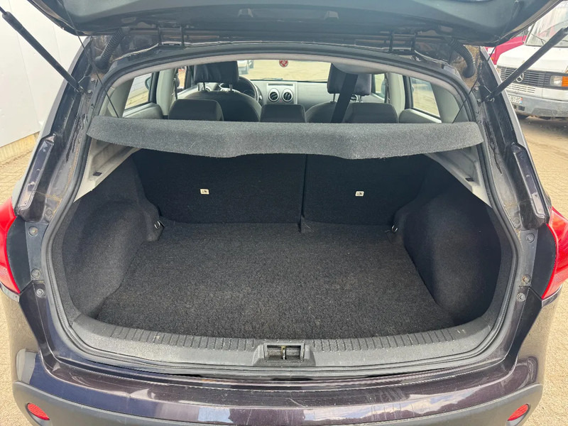 Terepjáró/ SUV Nissan QASHQAI **DIESEL-AIRCO**: 7 kép. Terepjáró/ SUV Nissan QASHQAI **DIESEL-AIRCO**: 7 kép.