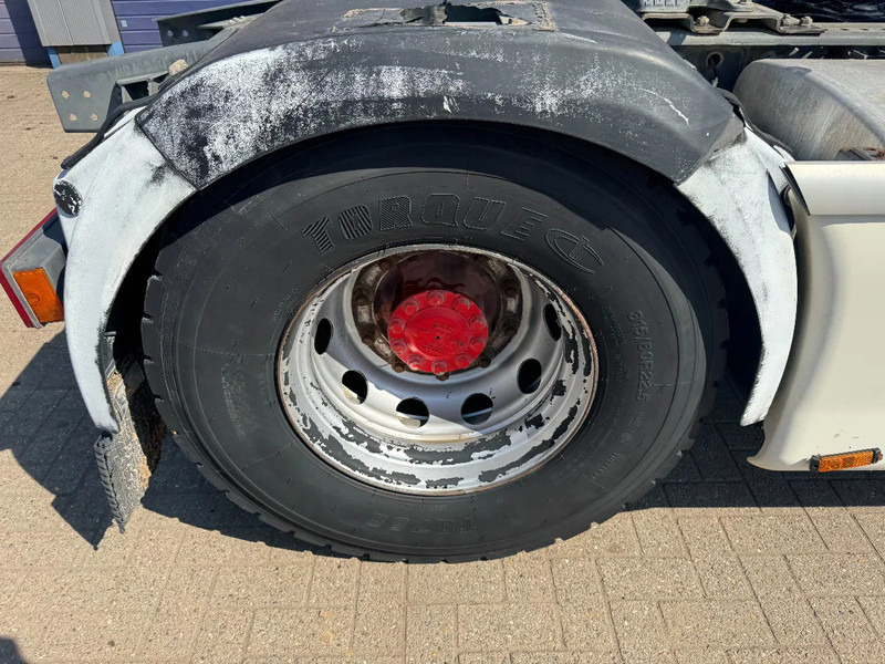 DAF XF 105.460 **EURO 5-RETARDER** - Nyergesvontató: 5 kép. DAF XF 105.460 **EURO 5-RETARDER** - Nyergesvontató: 5 kép.