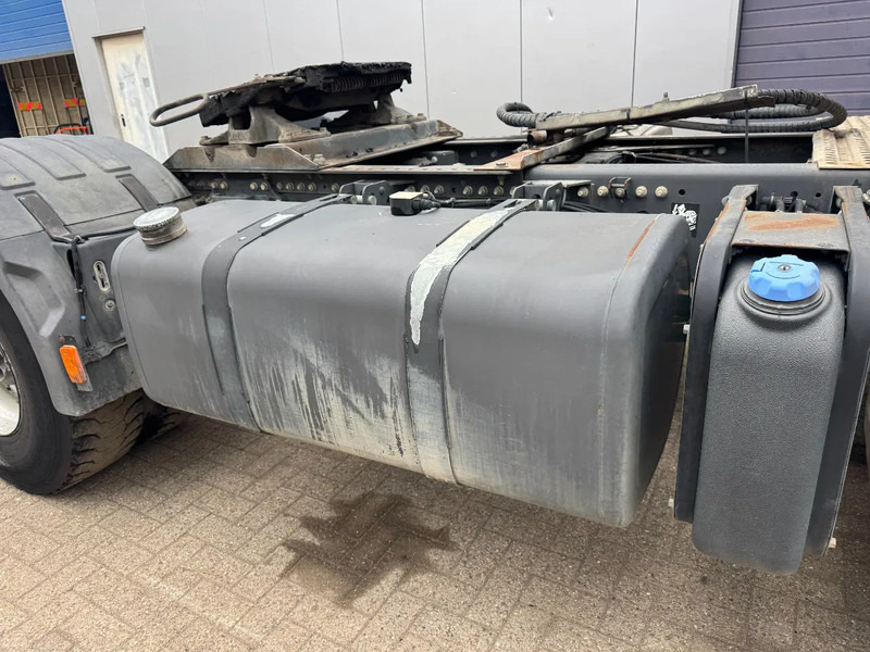 Renault Lander 460 **PTO-INTARDER** - Nyergesvontató: 5 kép. Renault Lander 460 **PTO-INTARDER** - Nyergesvontató: 5 kép.