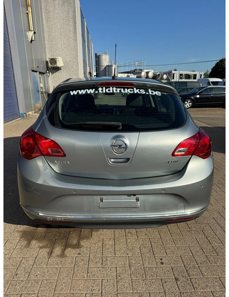 Opel Astra **EURO5-AIRCO** - Szedán: 5 kép. Opel Astra **EURO5-AIRCO** - Szedán: 5 kép.