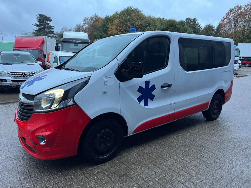 Opel Vivaro **AMBULANCE-RETTUNGSWAGEN** - Mentőautó: 2 kép. Opel Vivaro **AMBULANCE-RETTUNGSWAGEN** - Mentőautó: 2 kép.