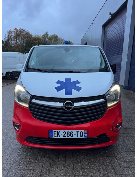 Opel Vivaro **AMBULANCE-RETTUNGSWAGEN** - Mentőautó: 3 kép. Opel Vivaro **AMBULANCE-RETTUNGSWAGEN** - Mentőautó: 3 kép.