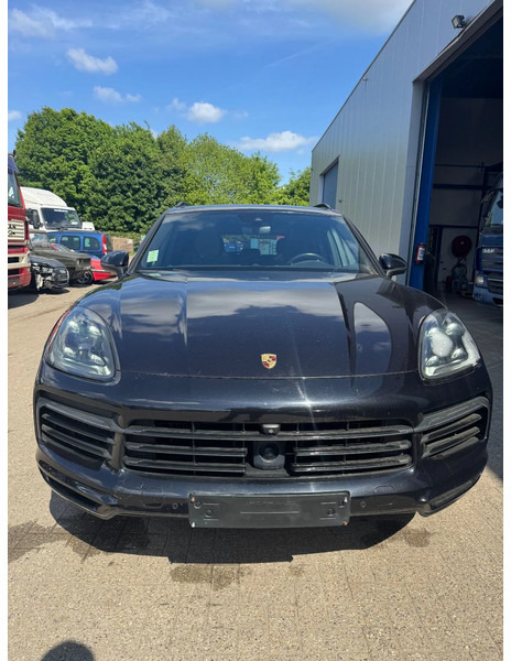 Porsche Cayenne **HYBRIDE+BENZINE-3.0V6-1st OWNER-EURO6B** - Autó: 2 kép. Porsche Cayenne **HYBRIDE+BENZINE-3.0V6-1st OWNER-EURO6B** - Autó: 2 kép.