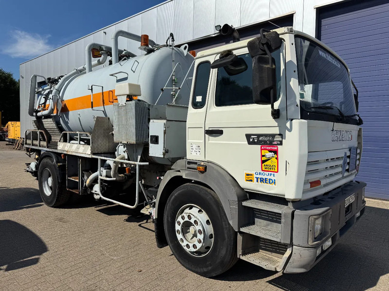 Renault G270 Manager **VIDANGEUR-VACUMTRUCK** - Szippantós autó: 3 kép. Renault G270 Manager **VIDANGEUR-VACUMTRUCK** - Szippantós autó: 3 kép.